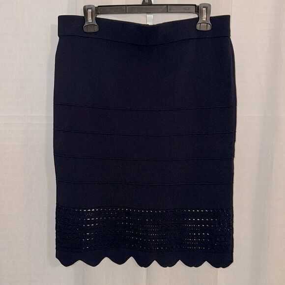 Ted Baker 5 - 12 Navy Scalloped Eyelet Knit Detail Back Zip Pencil Skirt - Picture 4 of 11